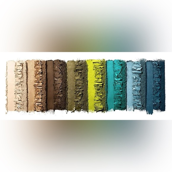 NWT Revlon Colorstay Looks Book Eyeshadow Palette - Picture 2 of 2